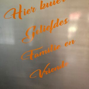 hier kuier geliefdes, familie en vriende vinyl decal
